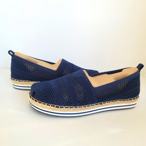 Skechers BOBS Breeze-Bird Song Navy. Women's Size 8.5